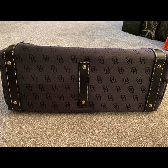 Black Dooney and Bourke Shoulder bag - Picture 3 of 8